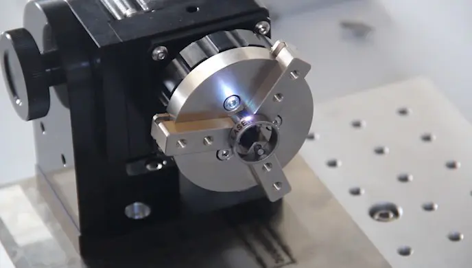 How to engrave outside the ring-Rotary clamp