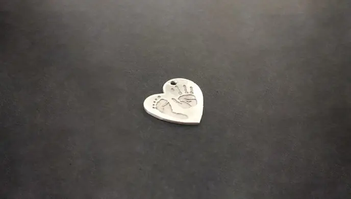 How to do jewelry laser cutting on gold and silver by fiber laser marker